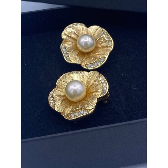 Dior Gold-Tone Flower Clip Earrings with Pearls and Rhinestones - Picture 2 of 8